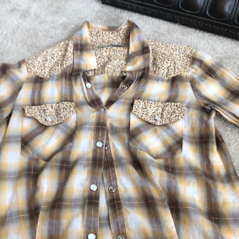 Button up printed shirt size small